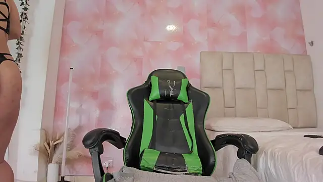 emily lean  online show from April 6, 1:16 am