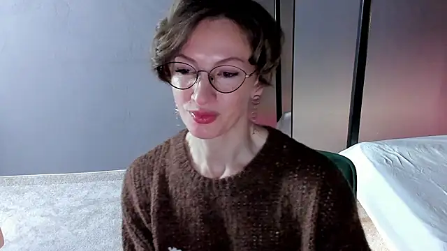 Dorothy Meyer online show from February 17, 3:17 am