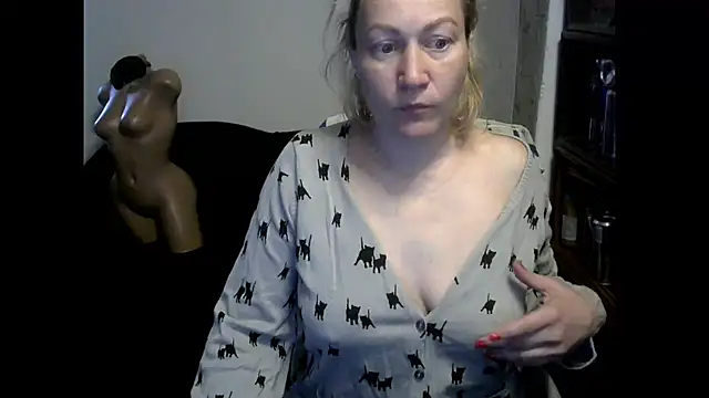wLESLYMOSw online show from June 3, 9:32 am