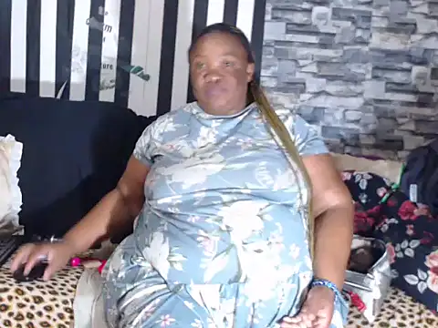 BigHotMatureXx online show from December 4, 8:27 am