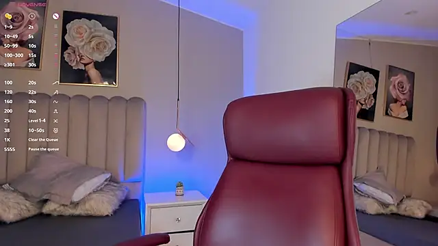 Emma Thompsson online show from October 12, 2:03 am