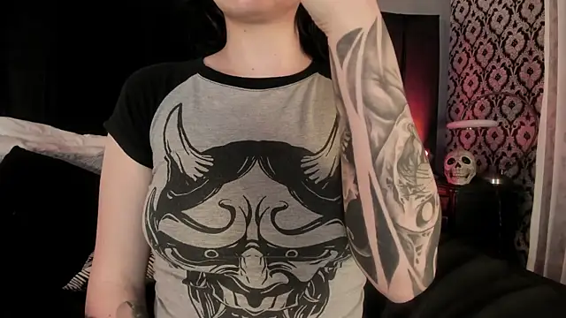 Adeelinee online show from January 13, 8:13 pm