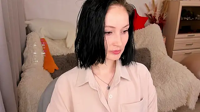 LisaMooore online show from June 7, 3:41 pm