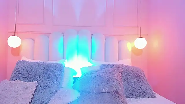 sarah salis  online show from September 30, 11:31 pm