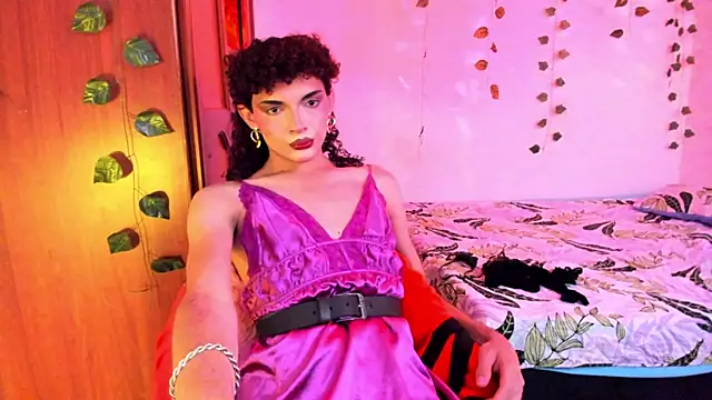 lucianromero online show from September 26, 7:06 am