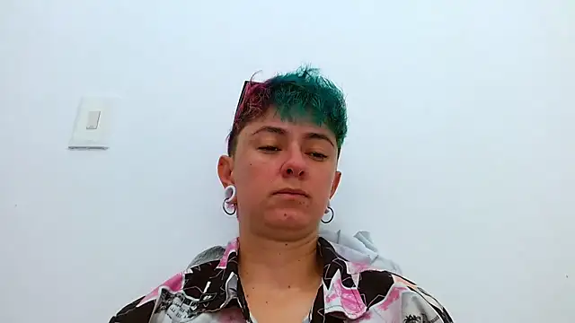 tomboyblue online show from December 15, 4:23 pm