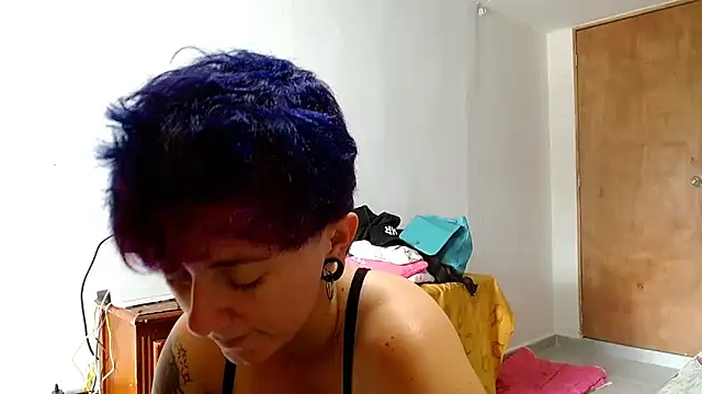 tomboyblue online show from May 8, 6:43 pm