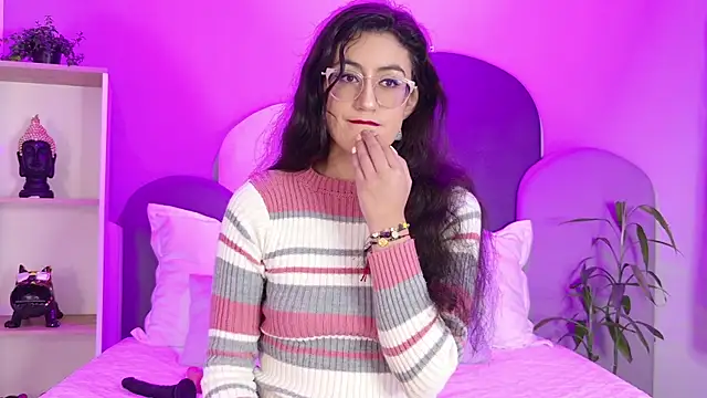 SophieGomez22 online show from April 1, 12:06 pm