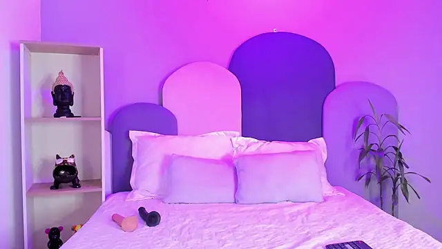 SophieGomez22 online show from February 19, 11:43 am