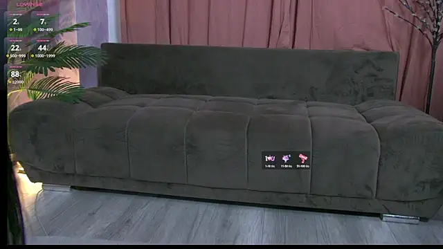 Melanie Way online show from May 17, 7:02 pm