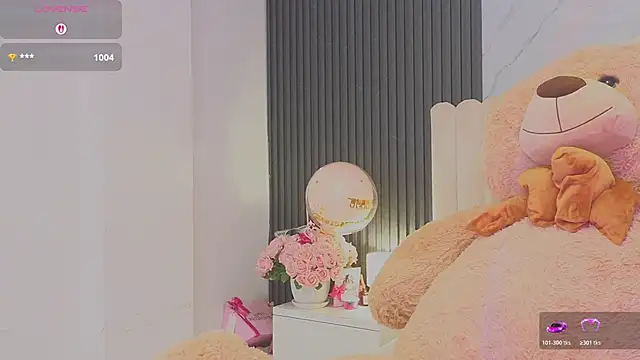 Madiee Rhea online show from May 31, 2:28 am