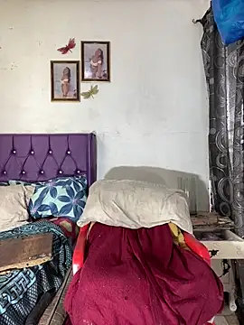 KandyHot  online show from April 4, 1:54 pm