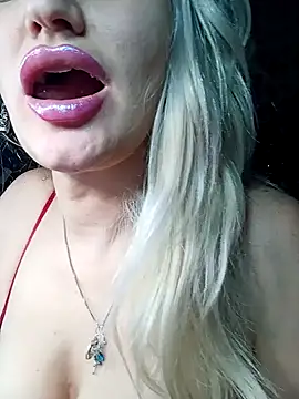 Freya Milf online show from March 23, 4:24 pm