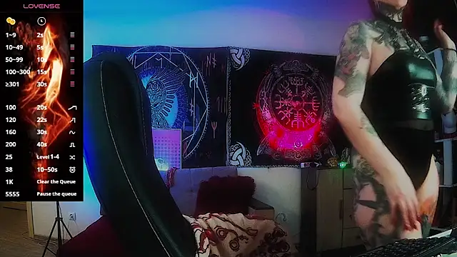 miss jenna lovee online show from April 17, 12:13 am