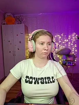 D0nna  online show from April 2, 9:56 pm