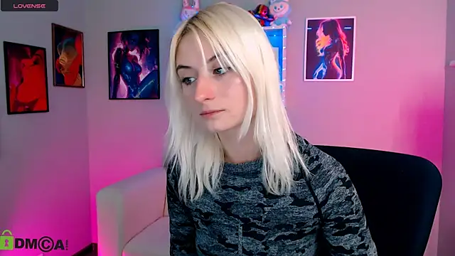 melisa white1 online show from November 26, 8:10 pm