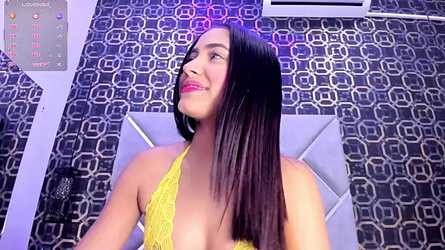 CherryBlossom23 online show from September 27, 1:57 am