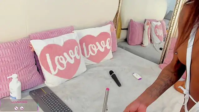 CahitlinBell online show from November 27, 5:54 am