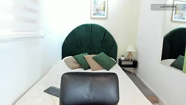  alaiasmile  online show from May 28, 7:23 pm