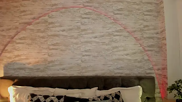 Anneth  M online show from October 1, 8:14 pm