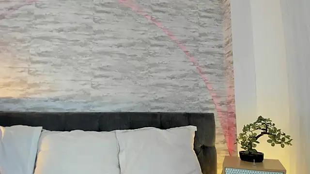 Anneth  M online show from October 15, 7:38 pm