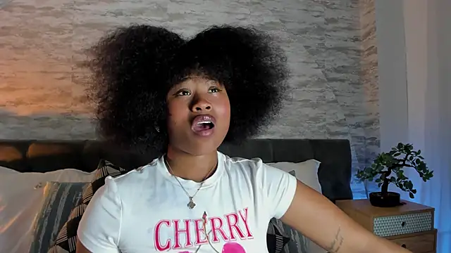 Anneth  M online show from December 3, 7:49 pm