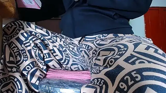 hairy pussywet online show from April 24, 6:27 am