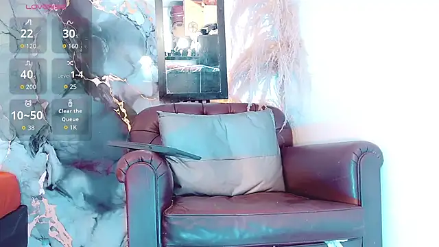 khiara moretti online show from September 24, 10:31 pm