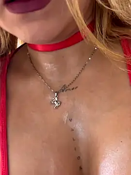 Amber Martins  online show from October 13, 8:33 pm