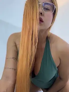 Amber Martins  online show from February 3, 11:29 pm