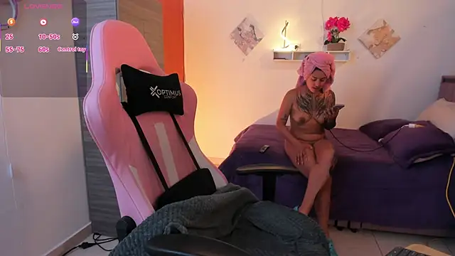 Kayla foxxy online show from April 23, 9:17 pm