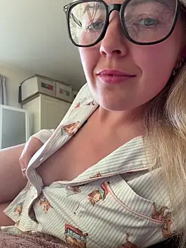 xxcurvyjessiexx online show from March 27, 5:46 pm