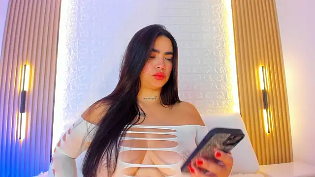 alyssa vargas online show from March 19, 7:35 am