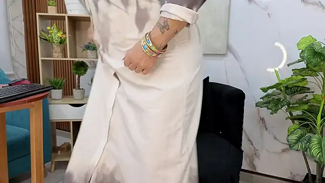 GianellaCox  online show from October 14, 1:14 pm