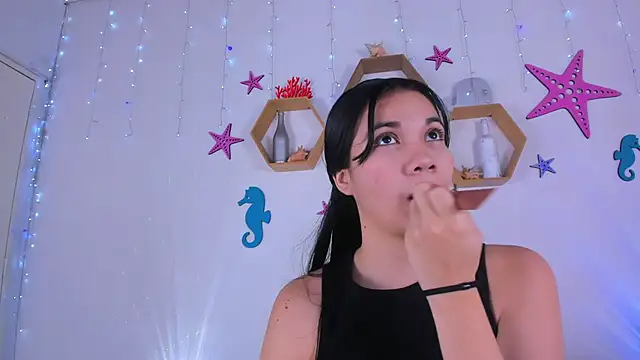 Emiily Parkerr online show from September 17, 3:15 am