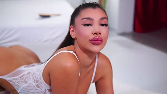 NatyDesiree online show from September 30, 7:25 am