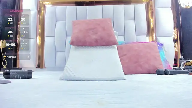 RileySweett online show from September 13, 2:03 pm