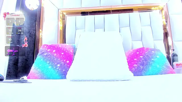 RileySweett online show from April 16, 12:05 pm