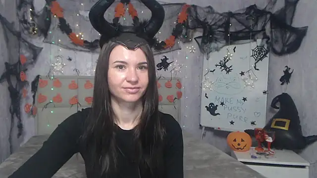 KaraCriegs online show from October 31, 6:56 pm