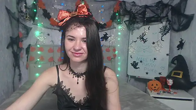 KaraCriegs online show from October 29, 6:43 pm