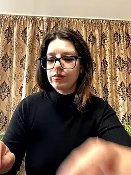 NadiraNoor online show from April 7, 5:09 am