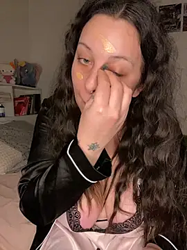 milkyhonybaby online show from November 5, 3:12 am