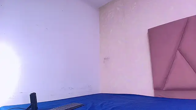 arl chloee online show from September 16, 3:03 am