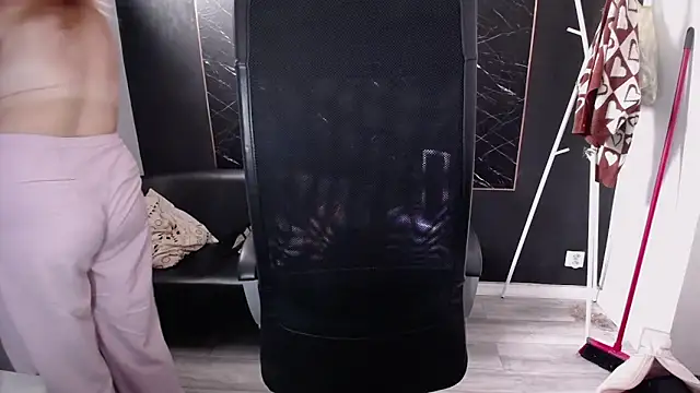 littleviki7 online show from September 11, 10:37 am