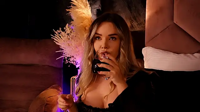 KatyaBelle online show from October 6, 8:02 pm