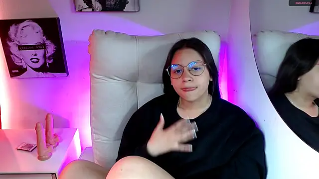 SamanthaRoldaan online show from February 9, 3:25 pm