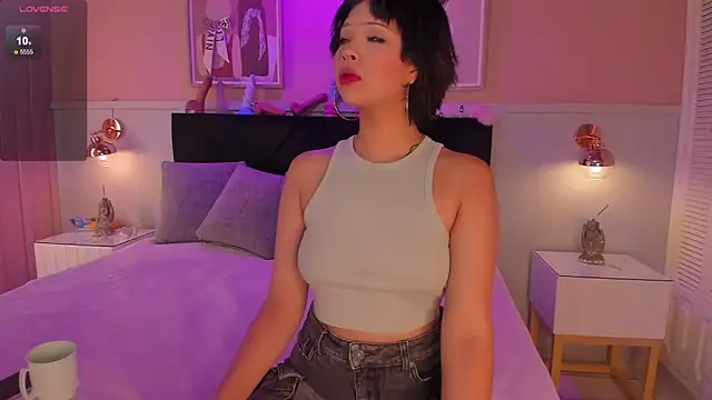 chloe watson  online show from December 2, 7:38 pm