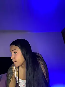 leila 22 online show from November 18, 7:09 am