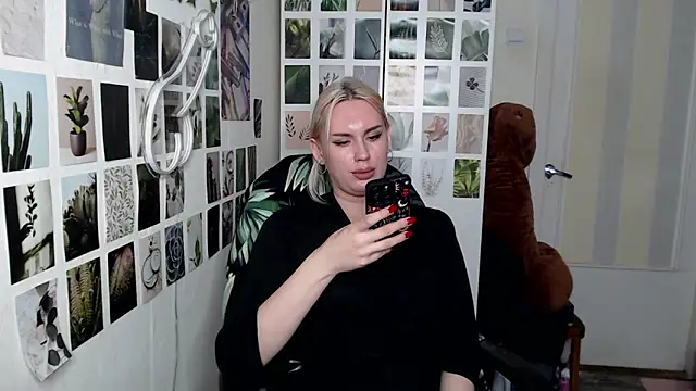 CapriScorpion online show from November 3, 4:55 pm