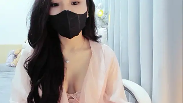 Lita-Julia online show from March 7, 6:04 pm